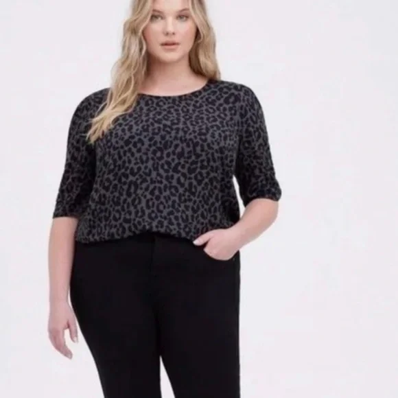 Torrid Leopard Print Ruched Sleeve Crepe Keyhole Back Blouse Size 5X - Picture 2 of 11